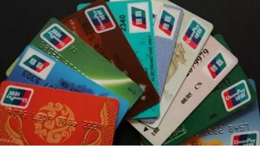 女子离婚前夫甩下400万债务跑路 她的做法太机智