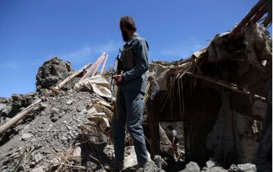 美军在叙发动空袭 土耳其警告在叙美军：小心被误伤