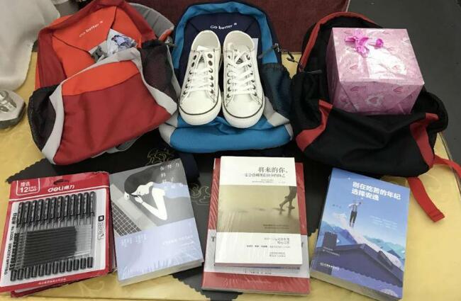 【春运图片故事】站台6分钟的相聚