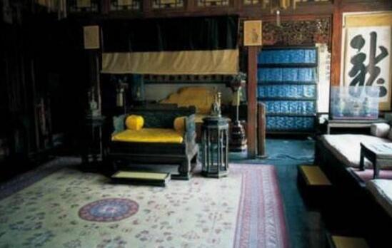 如果穿越回古代，你可能要忍受皇帝突如其来的暖手需求