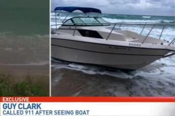 偷渡船冲上美海滩汽油严重外漏味道浓重 11名中国偷渡客被捕