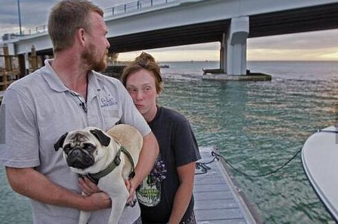 情侣变卖家当买船环游世界 不料出海次日船沉了