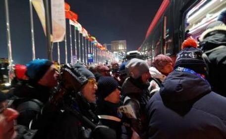 太坑!冬奥大量记者滞留 平昌冬奥会开幕式现场外聚集近千人