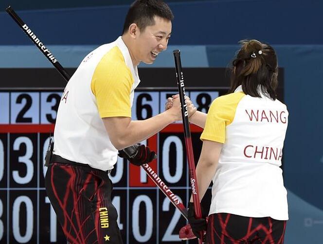 冰壶混双完胜芬兰 王芮和巴德鑫10比5战胜卡斯特和兰塔迈基(图)
