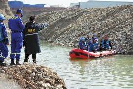 凶多吉少!10岁男童玩耍时落入采砂场旁水坑 落水位置难确认