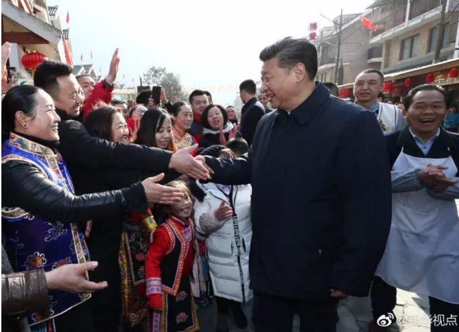 村民对总书记说，您是人民的好领袖；习近平回答，我是人民的勤务员