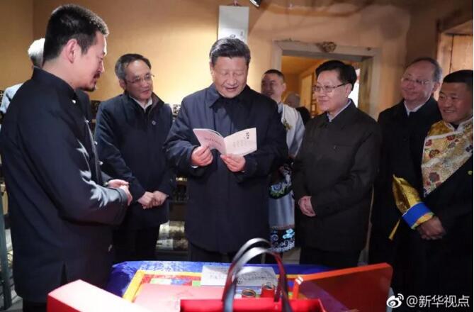 村民对总书记说，您是人民的好领袖；习近平回答，我是人民的勤务员