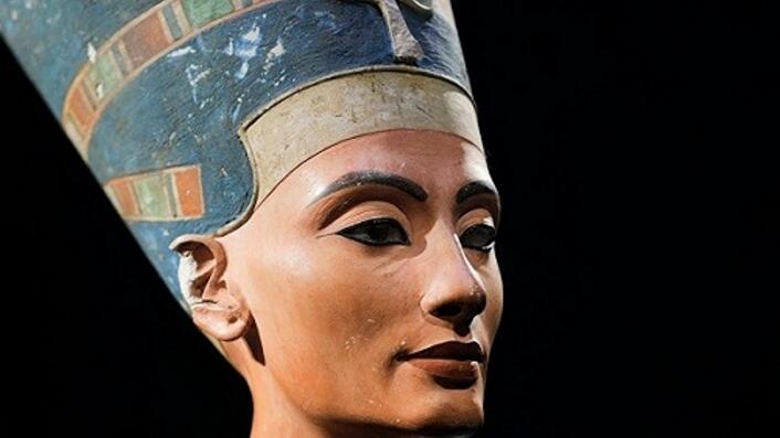 埃及美女王后纳芙蒂蒂面目还原 博物馆“年轻女士”木乃伊真面目耗费500小时还原