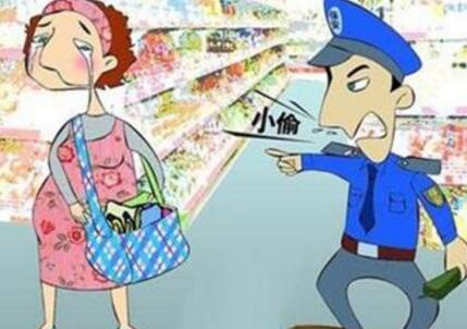 反被敲诈?大妈偷草莓被罚八千 回到家，王大妈越想越觉得不对劲