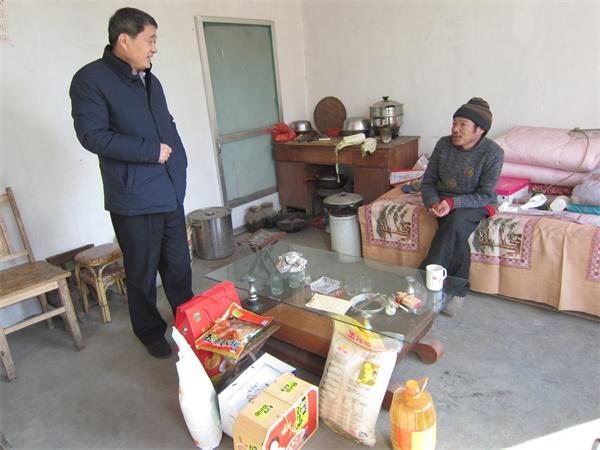 长清区：人大代表送温暖 浓浓关怀显真情