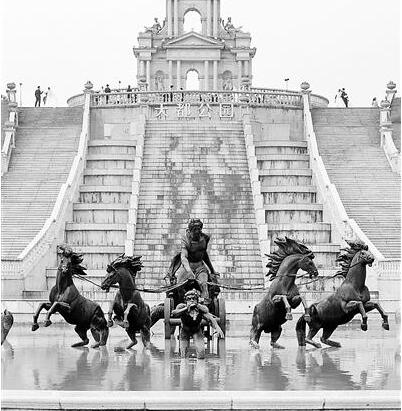 小区建成山寨巴黎 楼房和室内装饰与巴黎建筑相似