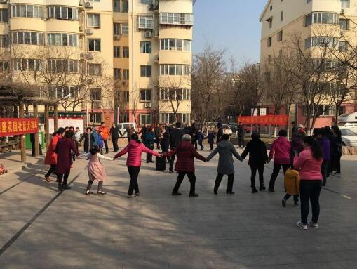 银座花园社区邻里大拜年 趣味互动增进邻里往来