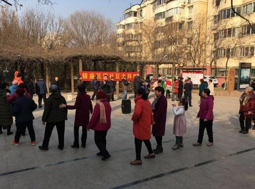 银座花园社区邻里大拜年 趣味互动增进邻里往来