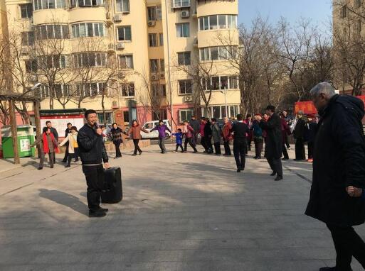 银座花园社区邻里大拜年 趣味互动增进邻里往来