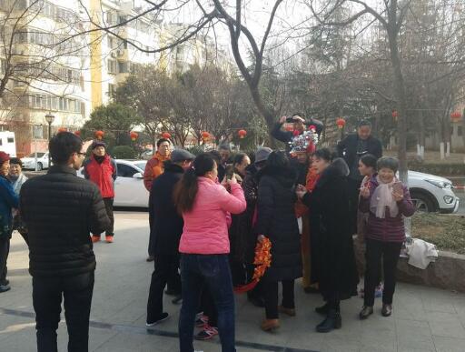 银座花园社区邻里大拜年 趣味互动增进邻里往来