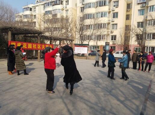 银座花园社区邻里大拜年 趣味互动增进邻里往来