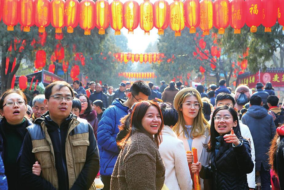 千佛山新春庙会欢乐开场 