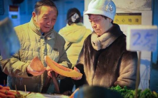 七旬夫妻抗癌16年:丈夫查出结肠癌 她没当面掉下一滴眼泪