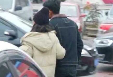 ���ӻ����鱻˦�����ô��󸴺� ��ܺ�ҧ��Ů������һ��Ƥ