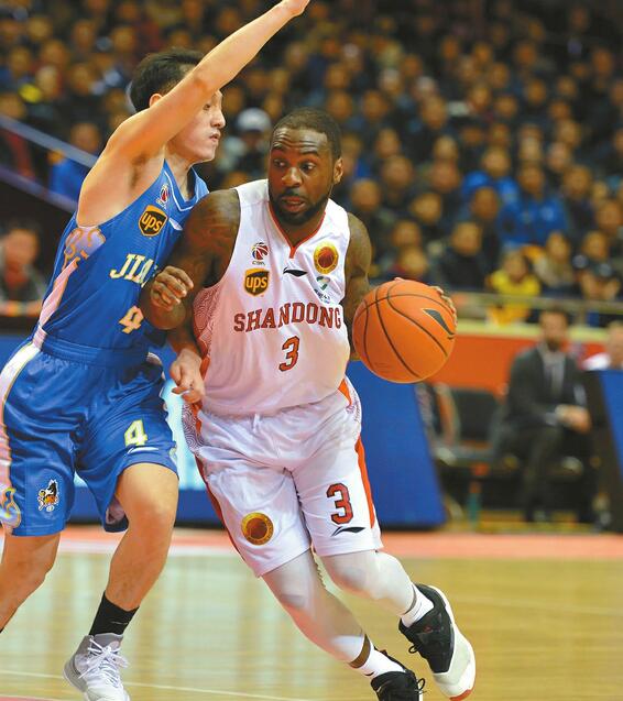 高速男篮全力备战季后赛莫泰全力备战 外援劳森不归留美之谜即将解开