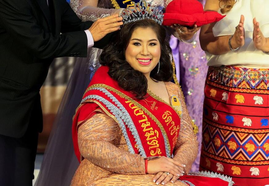 以胖为美!巨型小姐选美亮相泰国 大码妹子终于迎来了春天(图)