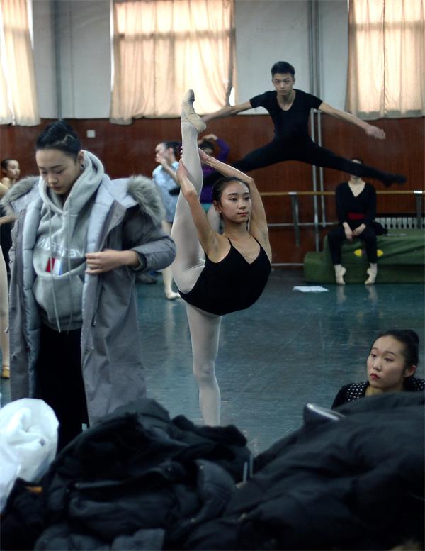 艺考上演“00后”的《芳华 》