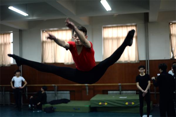 艺考上演“00后”的《芳华 》