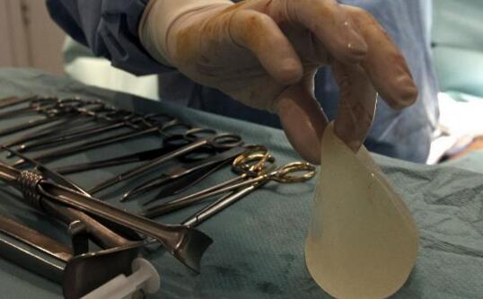 活久见!印度要帮妇女隆胸 霸气放话:只要想变漂亮统统免费