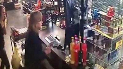 ���ٷ���ĸŮ���� 36������ٷ����ж�ǹ�Ǳ�����