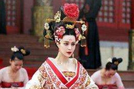 她为了争宠扳倒王皇后，竟害死亲生女儿，新对手却出现了