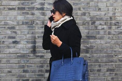 行色匆匆!陈好任中戏考官 38岁“万人迷”黑衣加身尽显好身材(图)