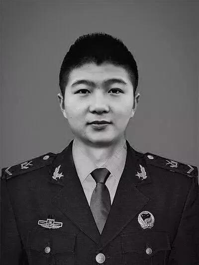 他们不是电影里“不死系列的光环英雄” 而是在用生命守护着生命…