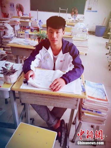 大学生在家乡救火牺牲 正申报“见义勇为”称号