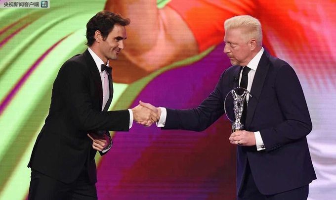 人生巅峰!传奇费德勒获双奖 足球巨星C罗都不是对手