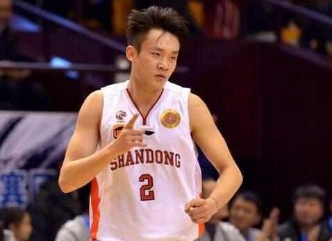 实至名归!丁彦雨航获MVP 易建联