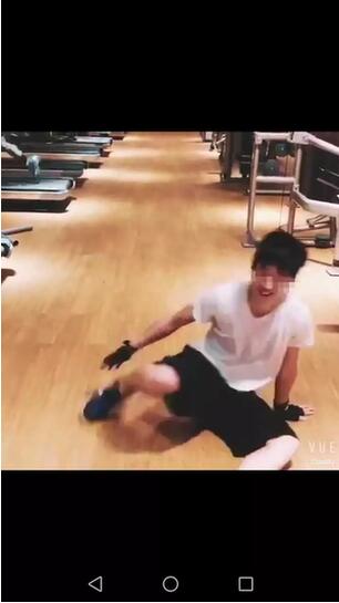 程序员上了堂健身课小便像酱油一样 老婆崩溃大哭