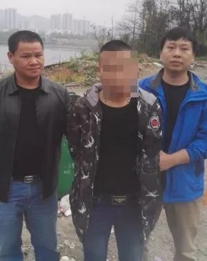 午夜惊魂！半夜床边站两男人 二话不说张口就要钱女主人当场吓懵