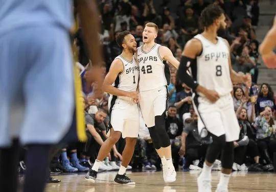 魔鬼赛程！马刺险胜灰熊 最终以100比98险胜对手终结4连败尴尬纪录 