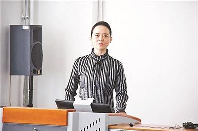 大学老师金句点评走红：对性格开朗的学生评语犀利