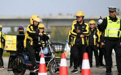 违法三次辞退！外卖小哥交通新规 具体三级管理规定看好了