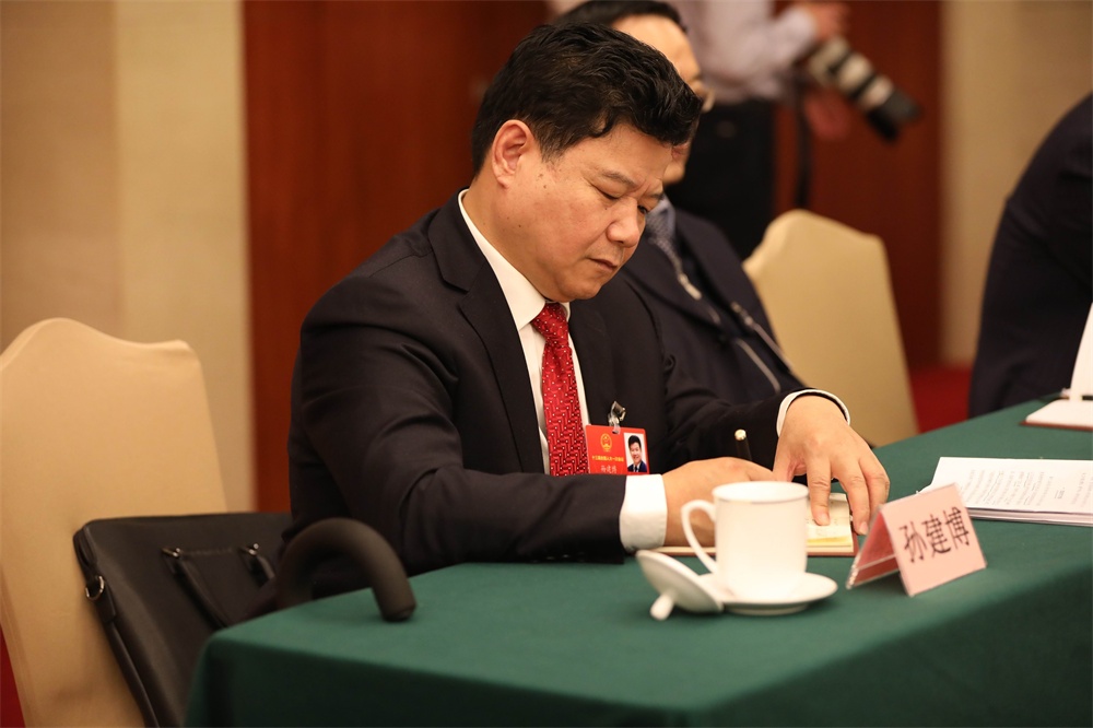 图说：牢记嘱托 再踏征程