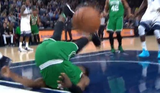 惊险一幕!布朗扣篮重摔倒地 整个身体滑出去摔倒在地很久无法起身