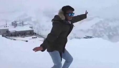 王宝强雪山上打拳身姿矫健 嵩山少林寺的俗家弟子六岁习武