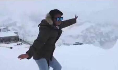 帅气十足！王宝强雪山上打拳 这一招一式太到位网友惊呼一看就练过