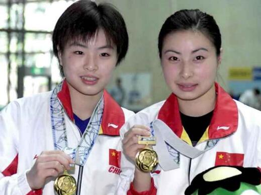 郭晶晶吴敏霞现身世界跳水系列赛 身份不是运动员而是做这个