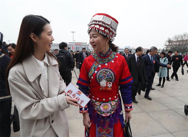 图说：满面春风赴盛会