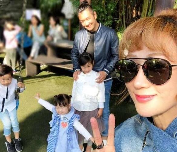 颜值爆表！陈浩民一家六口春游 难得一家齐聚心情十分愉悦