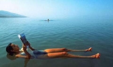 水位下降！死海或2050年干涸：6500多个天坑散落各处