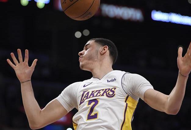 NBA新赛季：骑士不敌湖人 客场以113比127败北