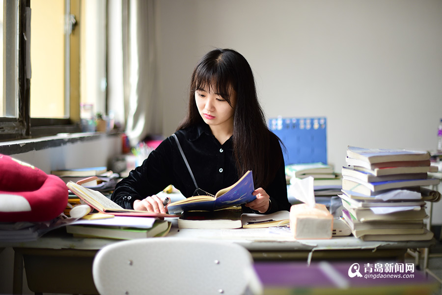 美女学生的江湖梦:青岛姑娘两年写35万字仙侠小说